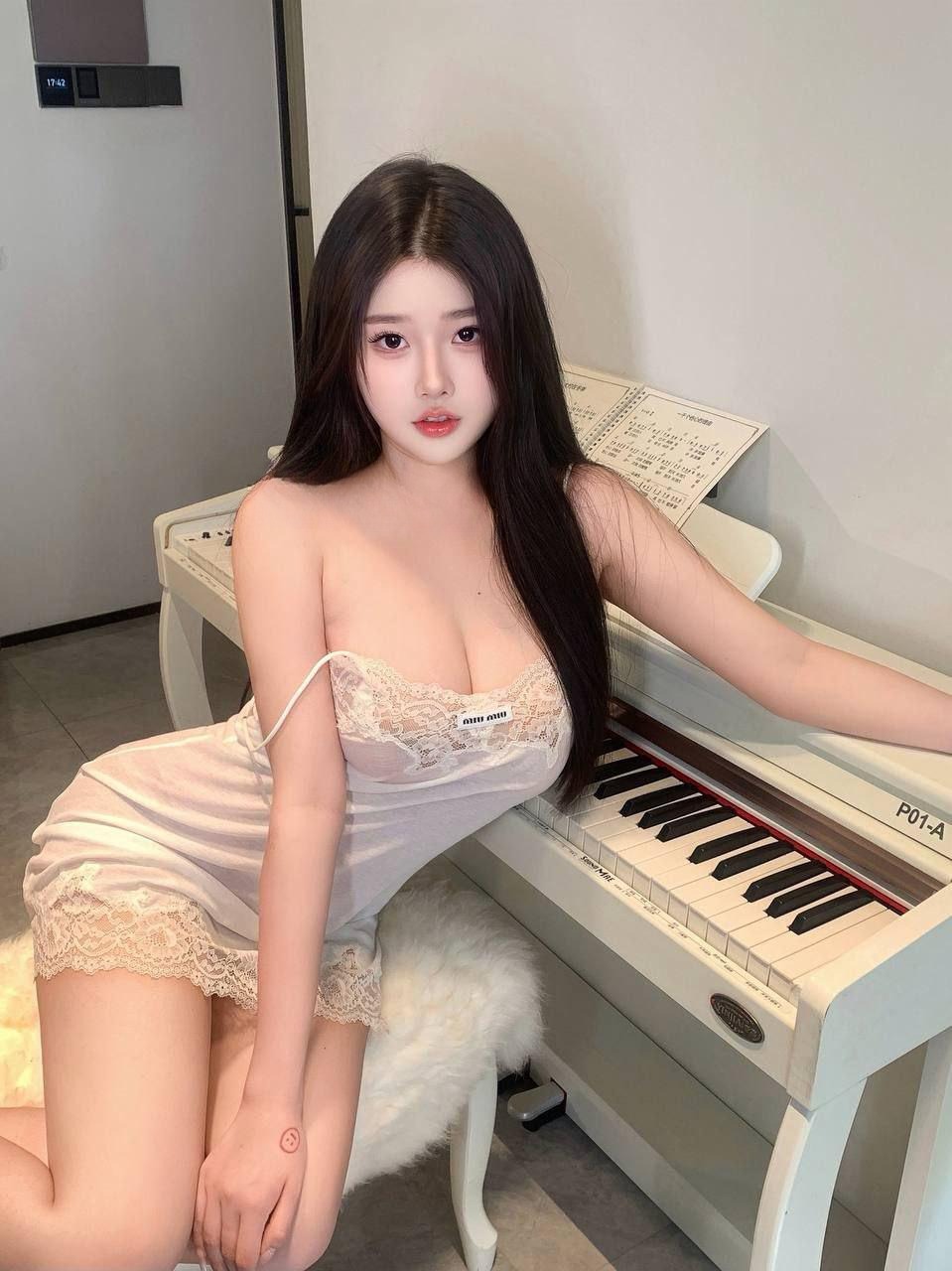 清纯丰满少女多水