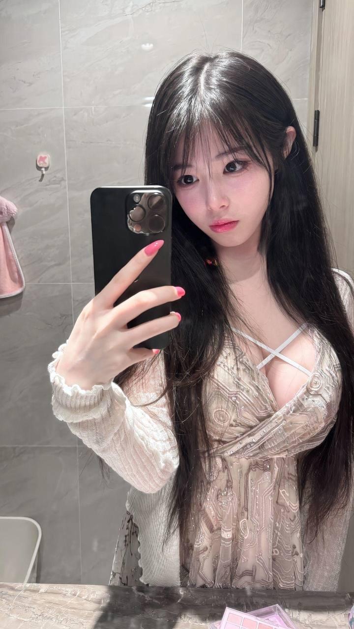 服务系一线天大奶妹