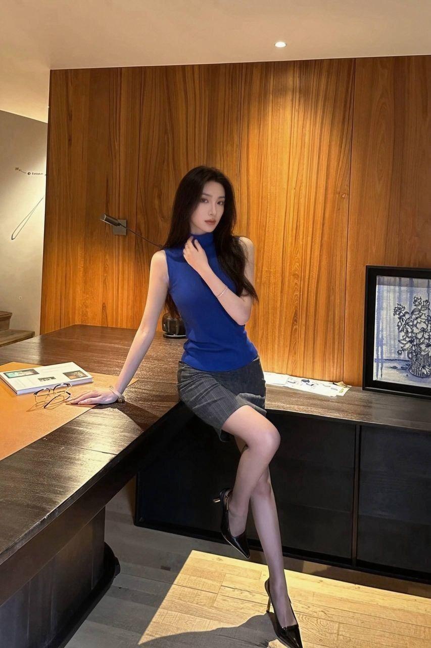 风骚乳钉无毛嫩逼