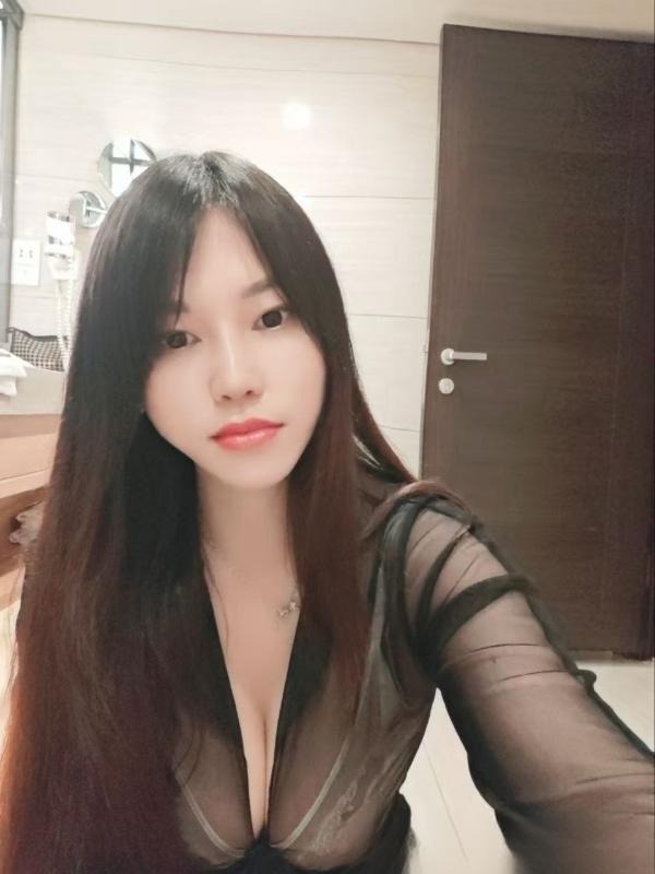美女荣荣