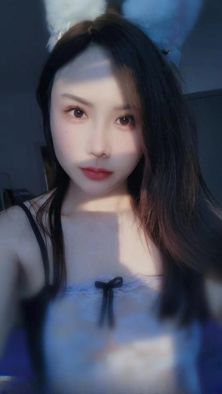 颜值身材不错的小姐姐